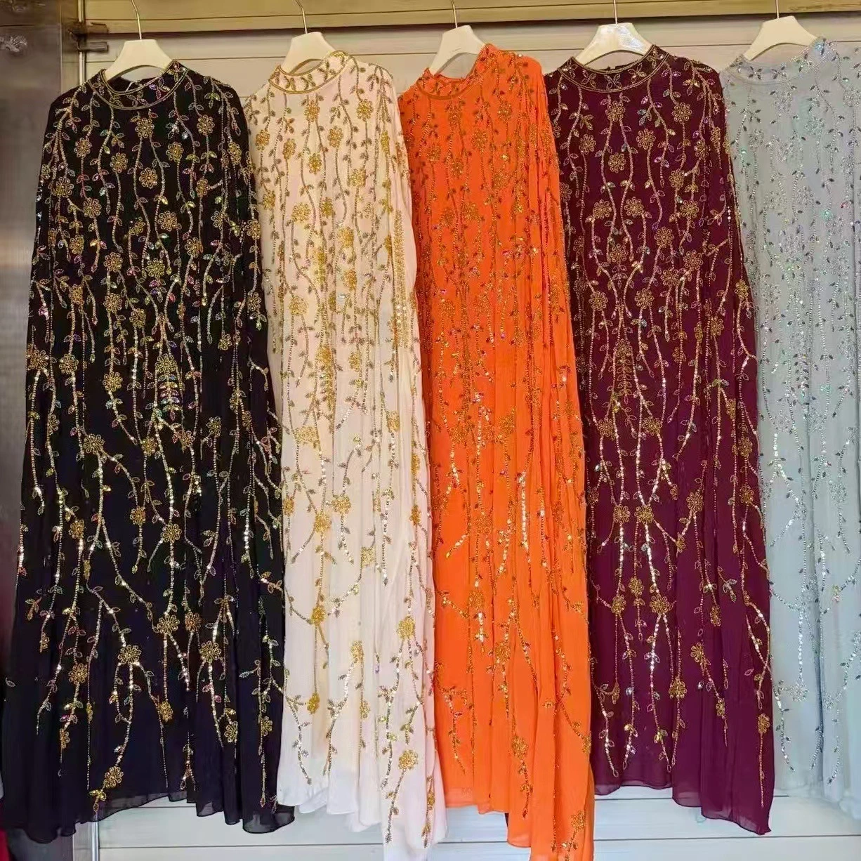 Abaya Dubaï de luxe perlée, brodée et ornée de sequins, robe caftan musulmane, élégante robe de soirée islamique pour l'Aïd .